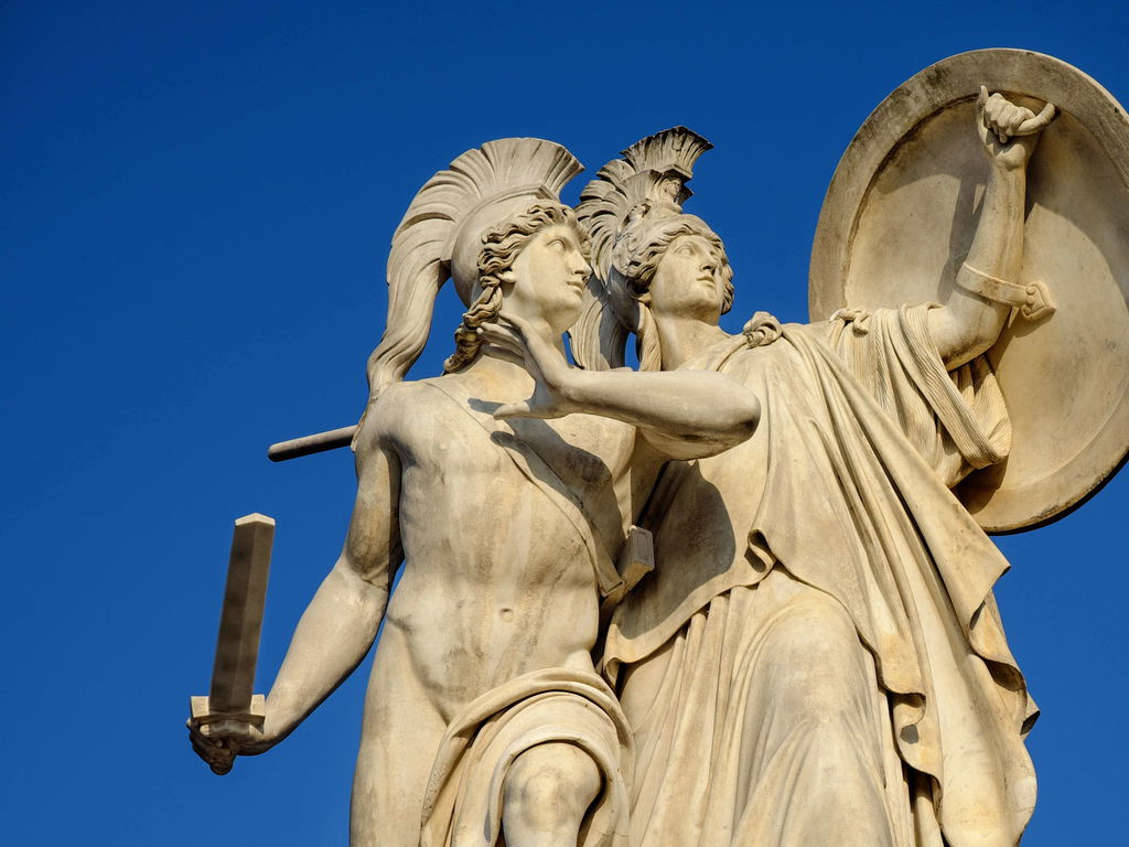 Estátua de Ares e Atena