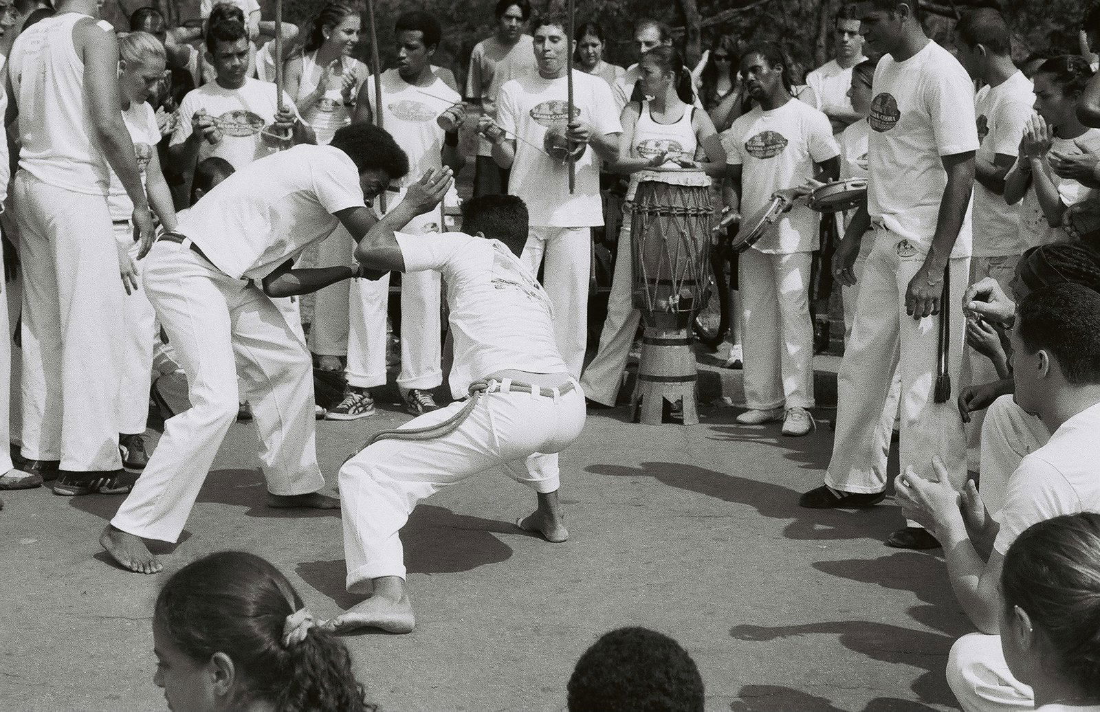 Capoeira Angola: cultura popular e o jogo dos saberes na roda