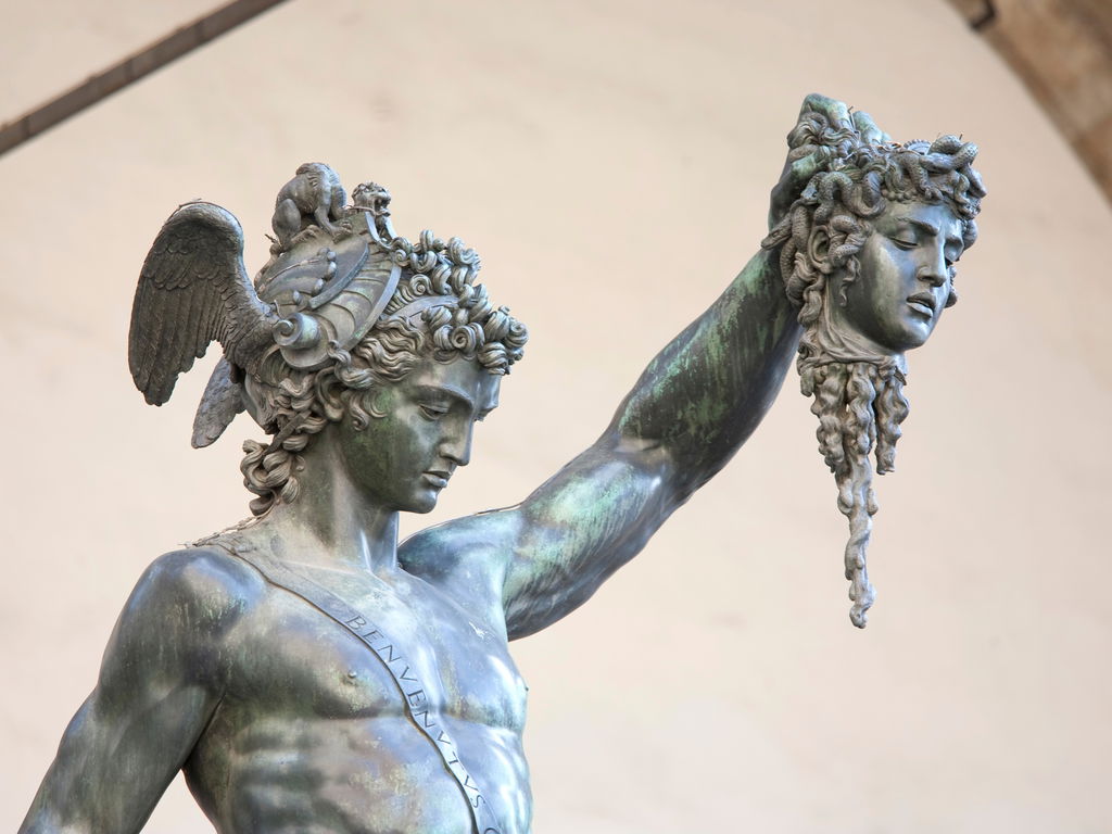 Estátua de Perseu com a cabeça da Medusa