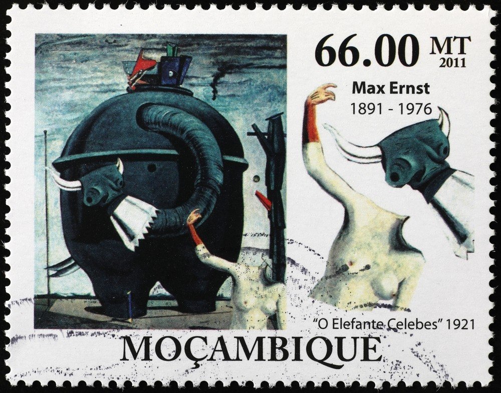 Milão, Itália - 24 de janeiro de 2022: Estranha pintura de Max Ernst em selo postal.